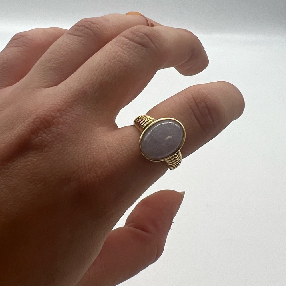 14 karat lavender Jade ring - Picture 6 of 9